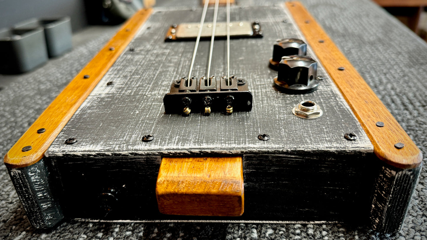 Buzz Box Touring with Road Case - Three String