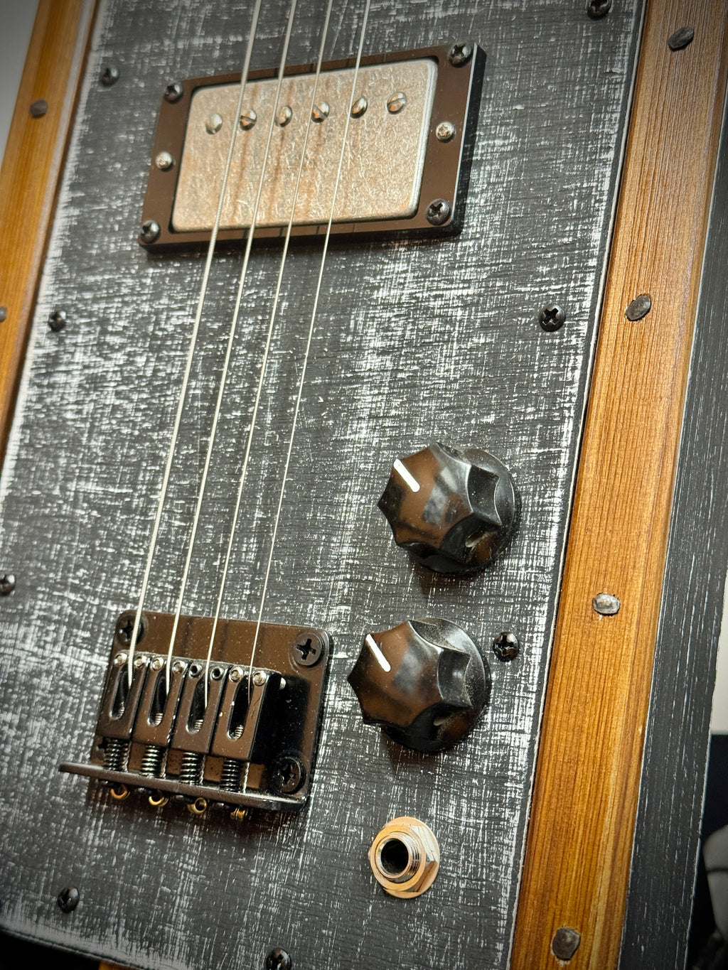 Buzz Box Touring with Road Case - Four String - Cigar Box Guitar