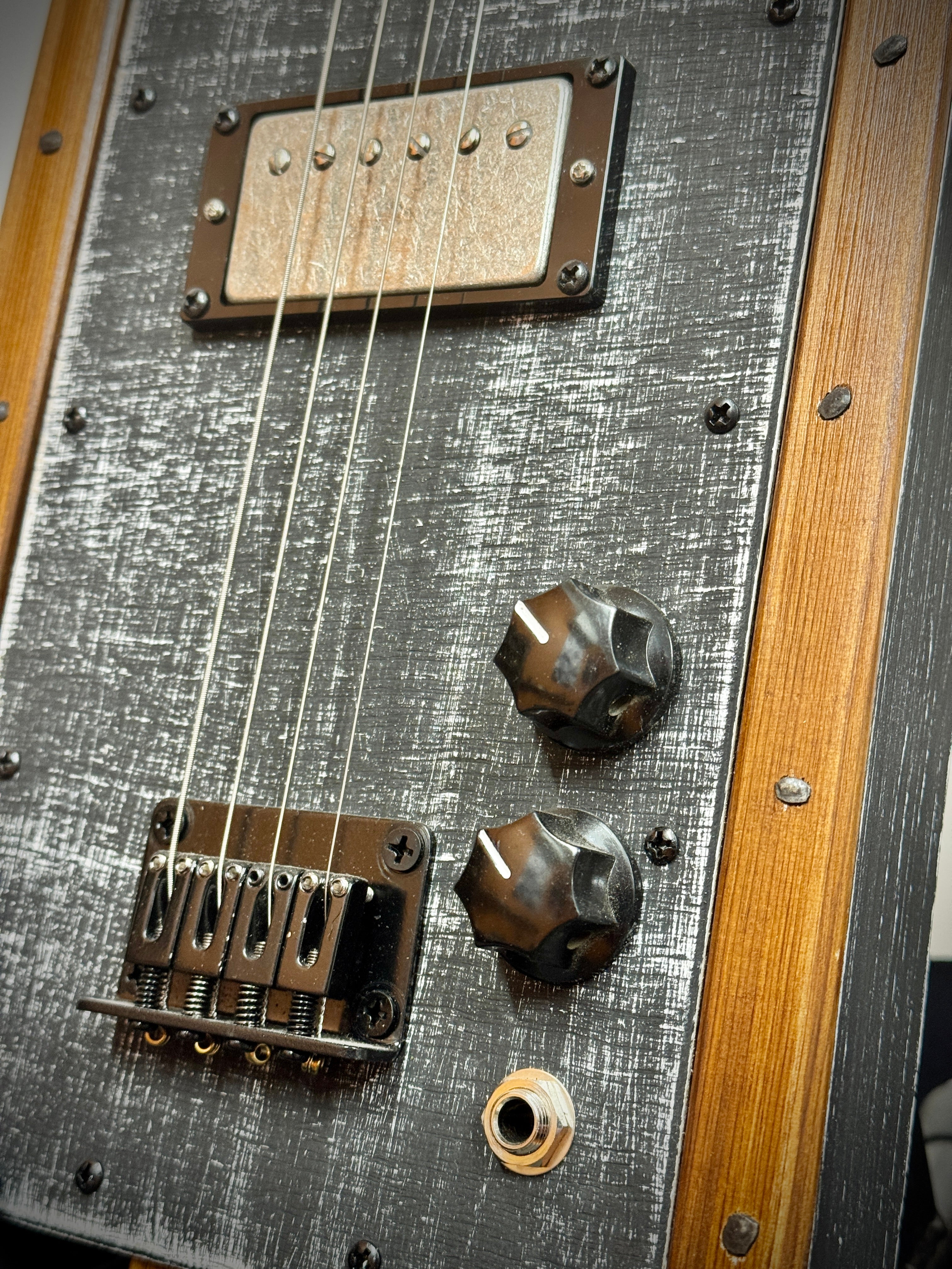 Buzz Box Touring with Road Case - Four String - Cigar Box Guitar