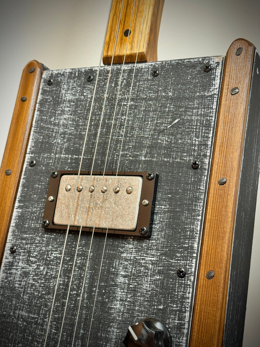 Buzz Box Touring with Road Case - Four String - Cigar Box Guitar