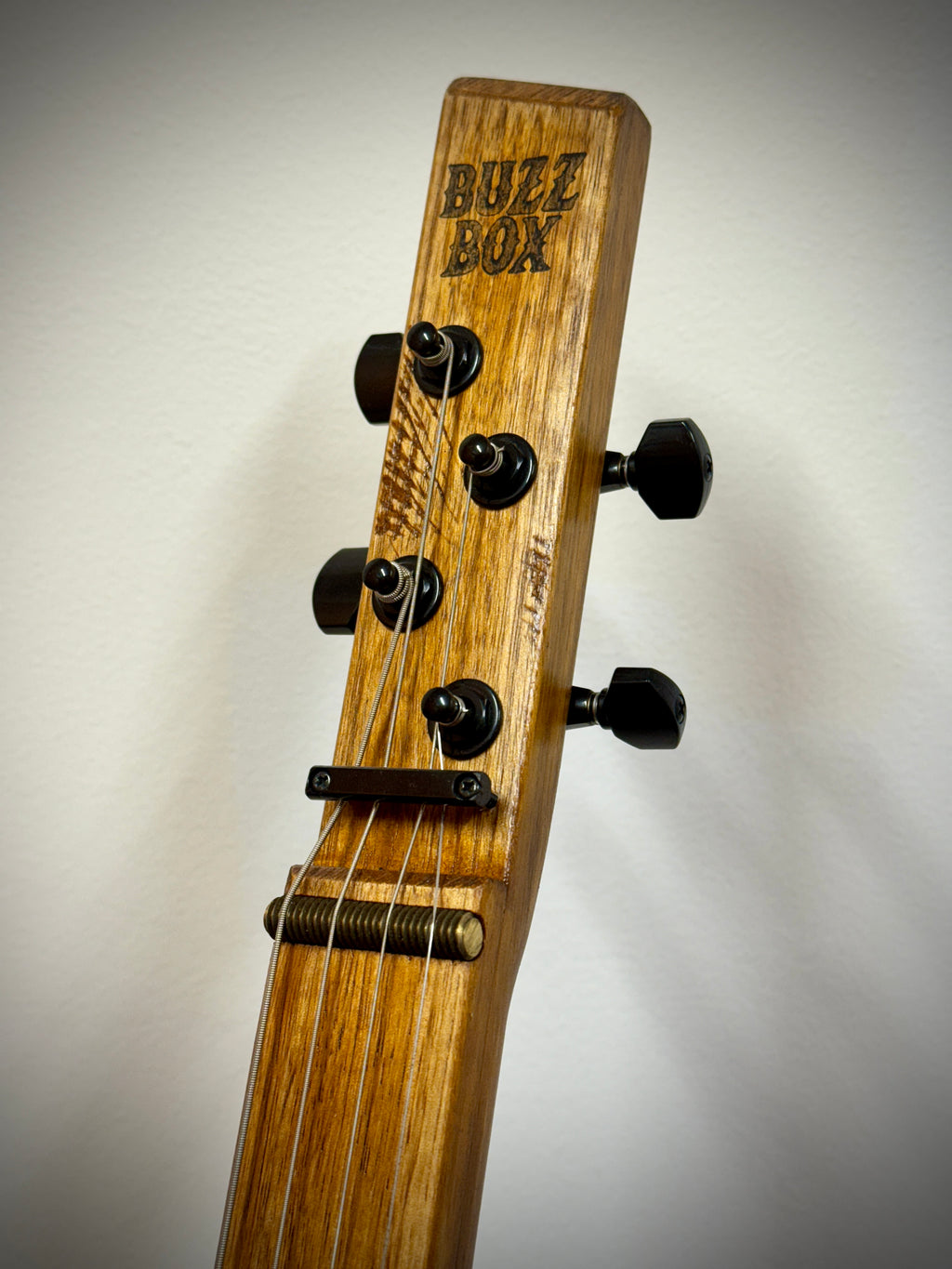 Buzz Box Touring with Road Case - Four String - Cigar Box Guitar